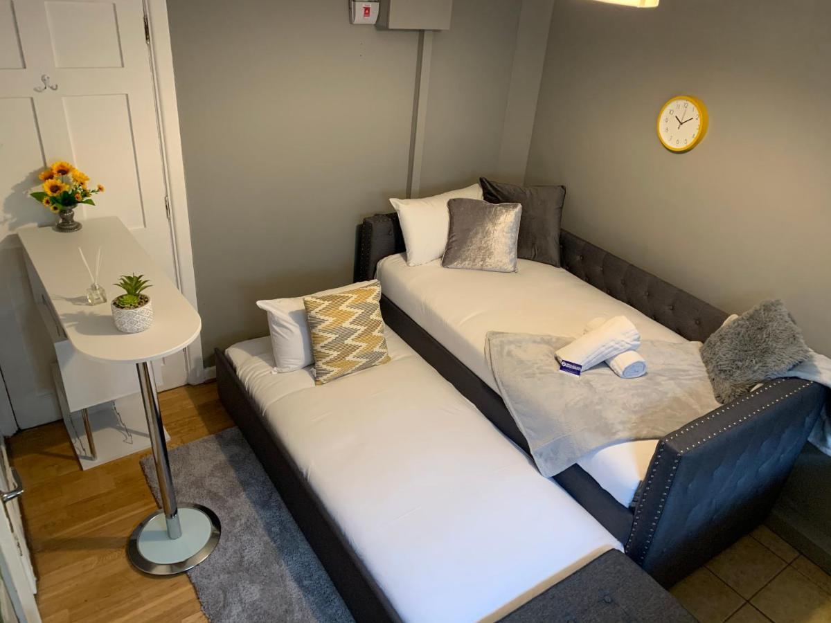 Cheap Budget Accommodation Galway Esterno foto