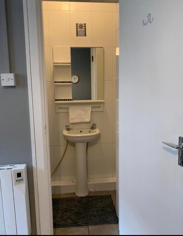 Cheap Budget Accommodation Galway Esterno foto