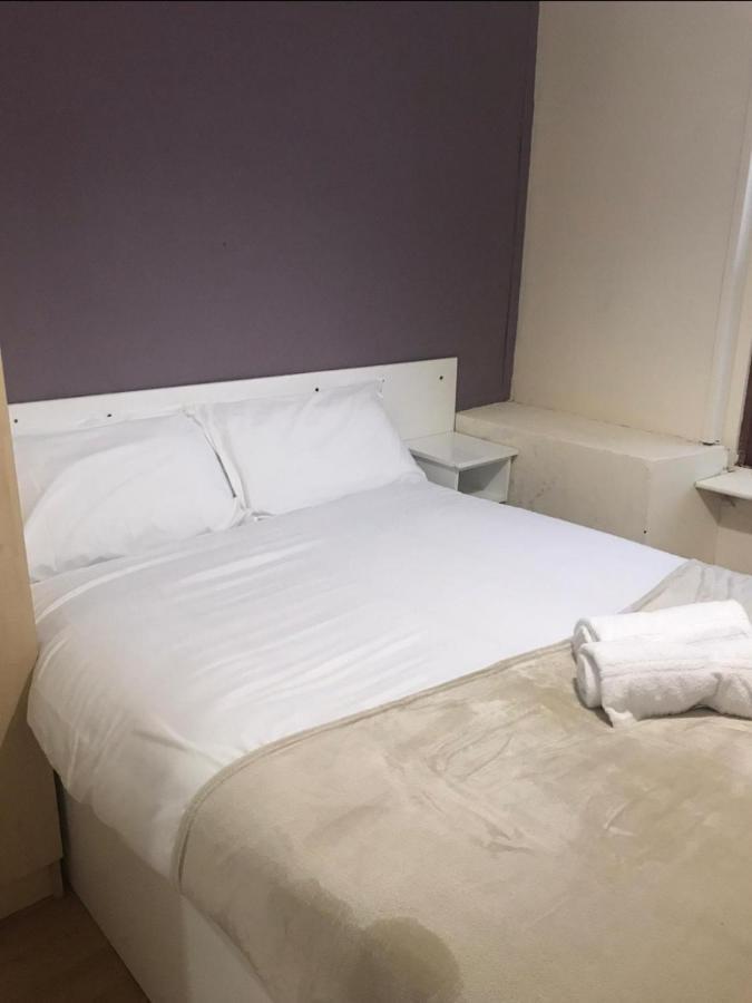 Cheap Budget Accommodation Galway Esterno foto